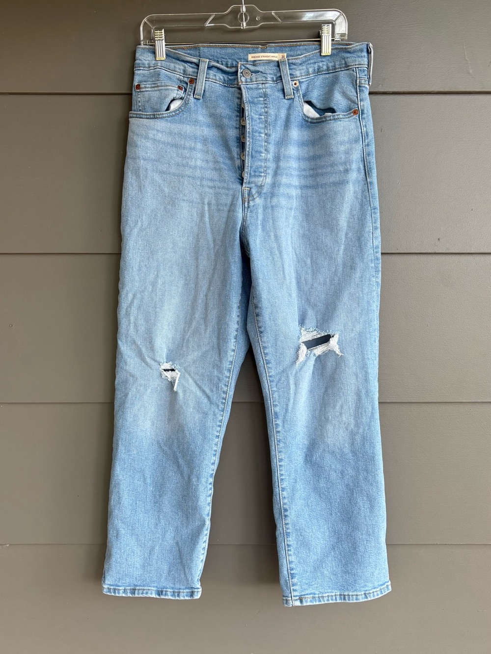 Levi’s Ribcage Straight Ankle Jeans